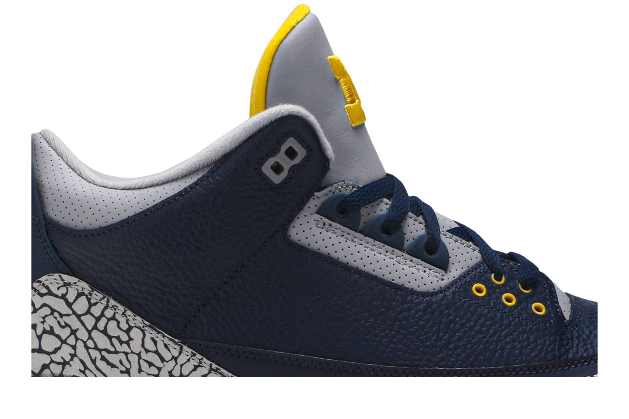 Air Jordan 3 Retro 'Michigan Wolverines' PE AJ3-820064-4