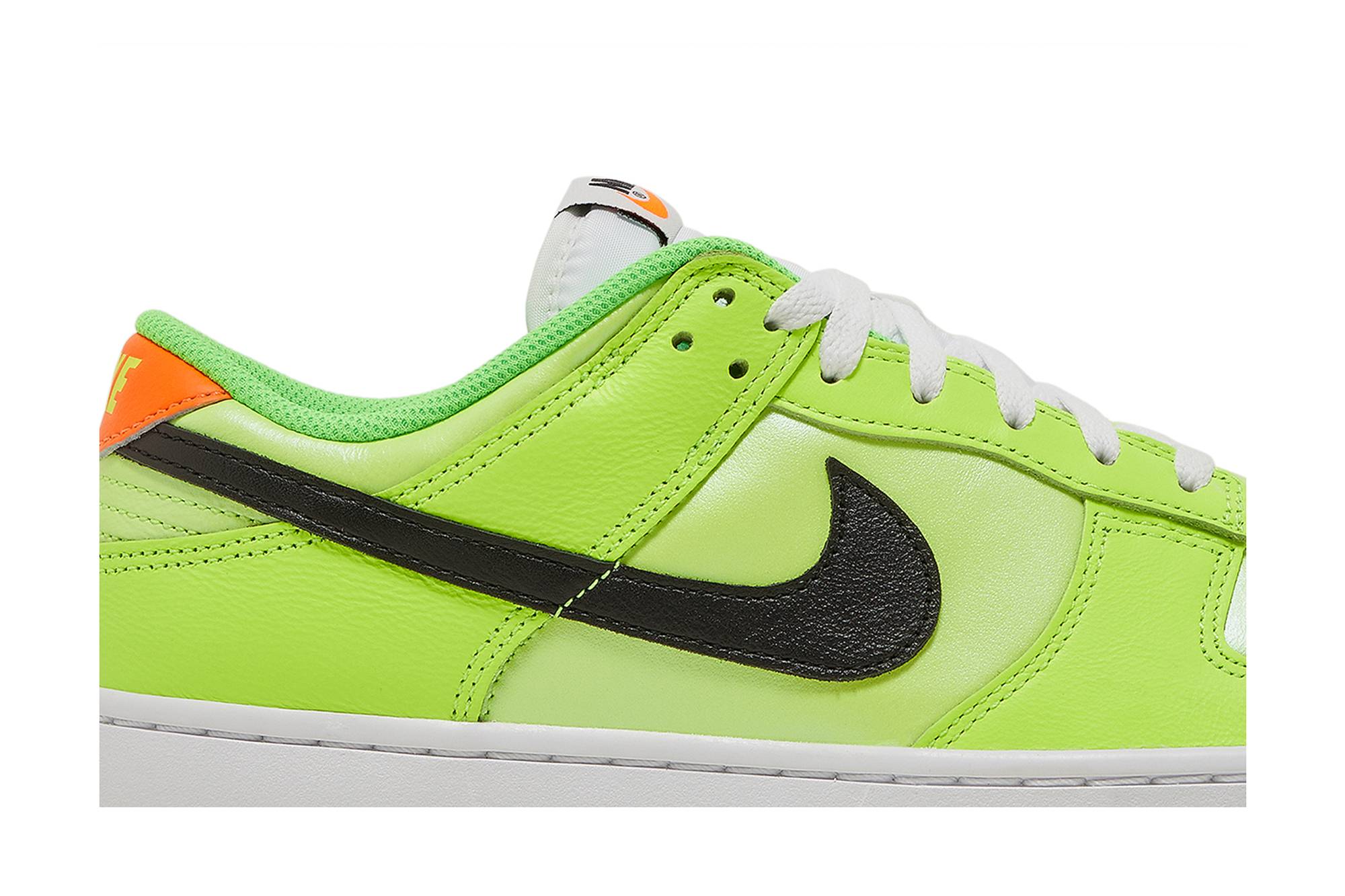 Nike Dunk Low 'Glow In The Dark' FJ4610-702-6