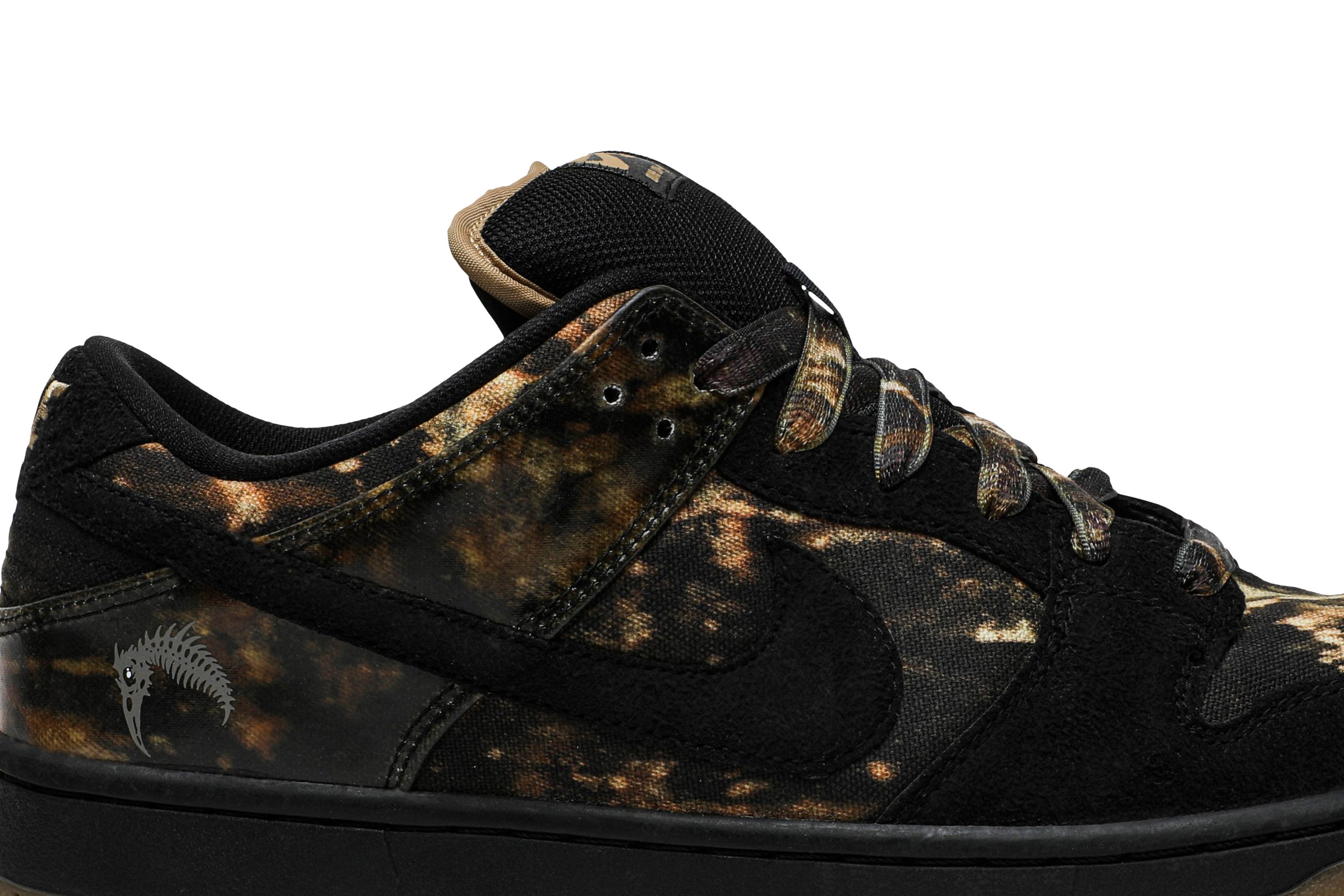 Pushead x Nike SB Dunk Low PRM 'Pushead 2' 536356-002-7